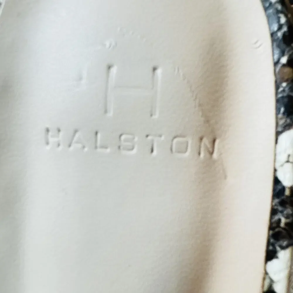 Halston Sandals Women 11 White Black Croc Vegan Leather Strappy Block Heel Shoes